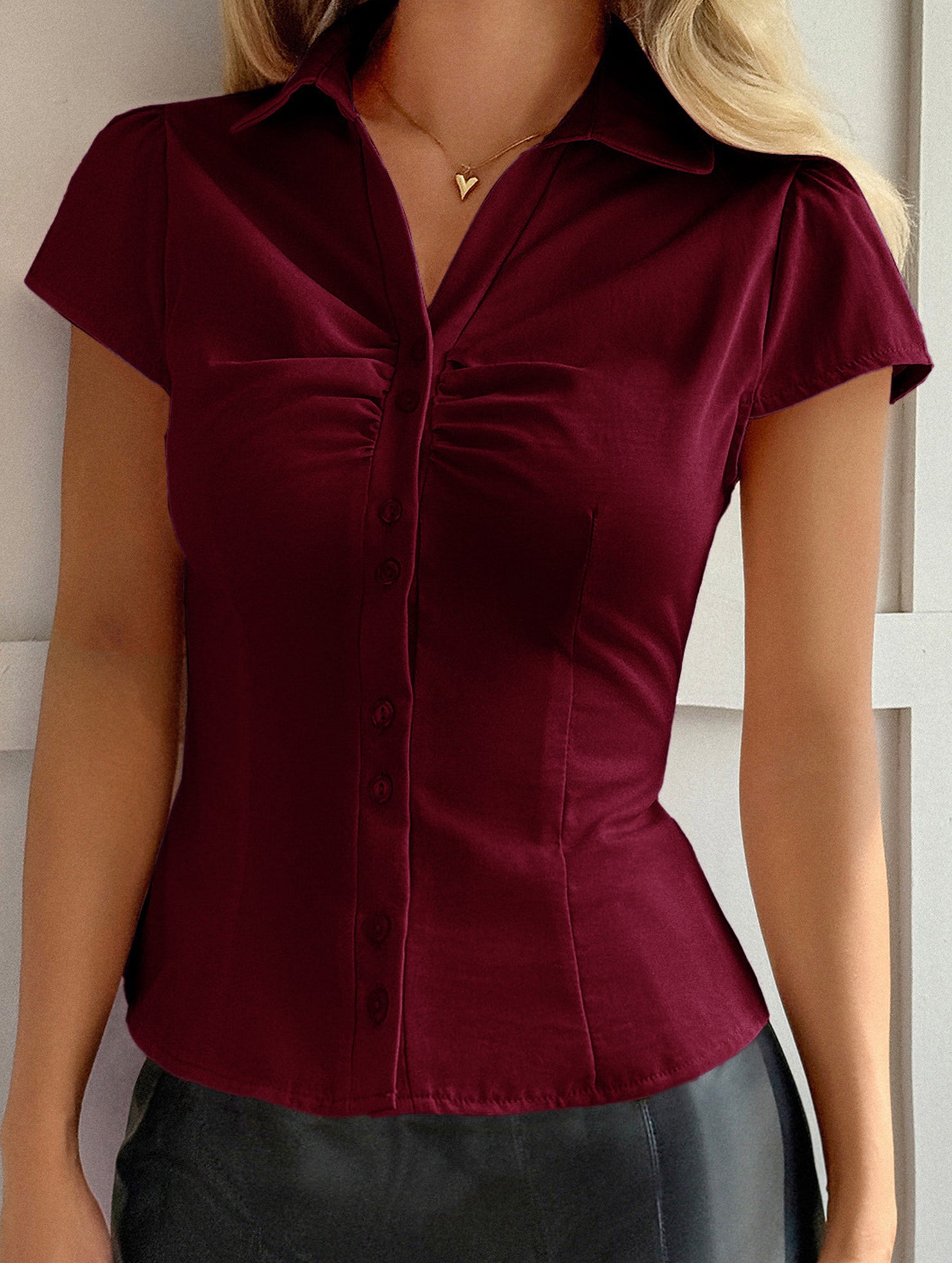 Sexy solid color short-sleeved shirt for women