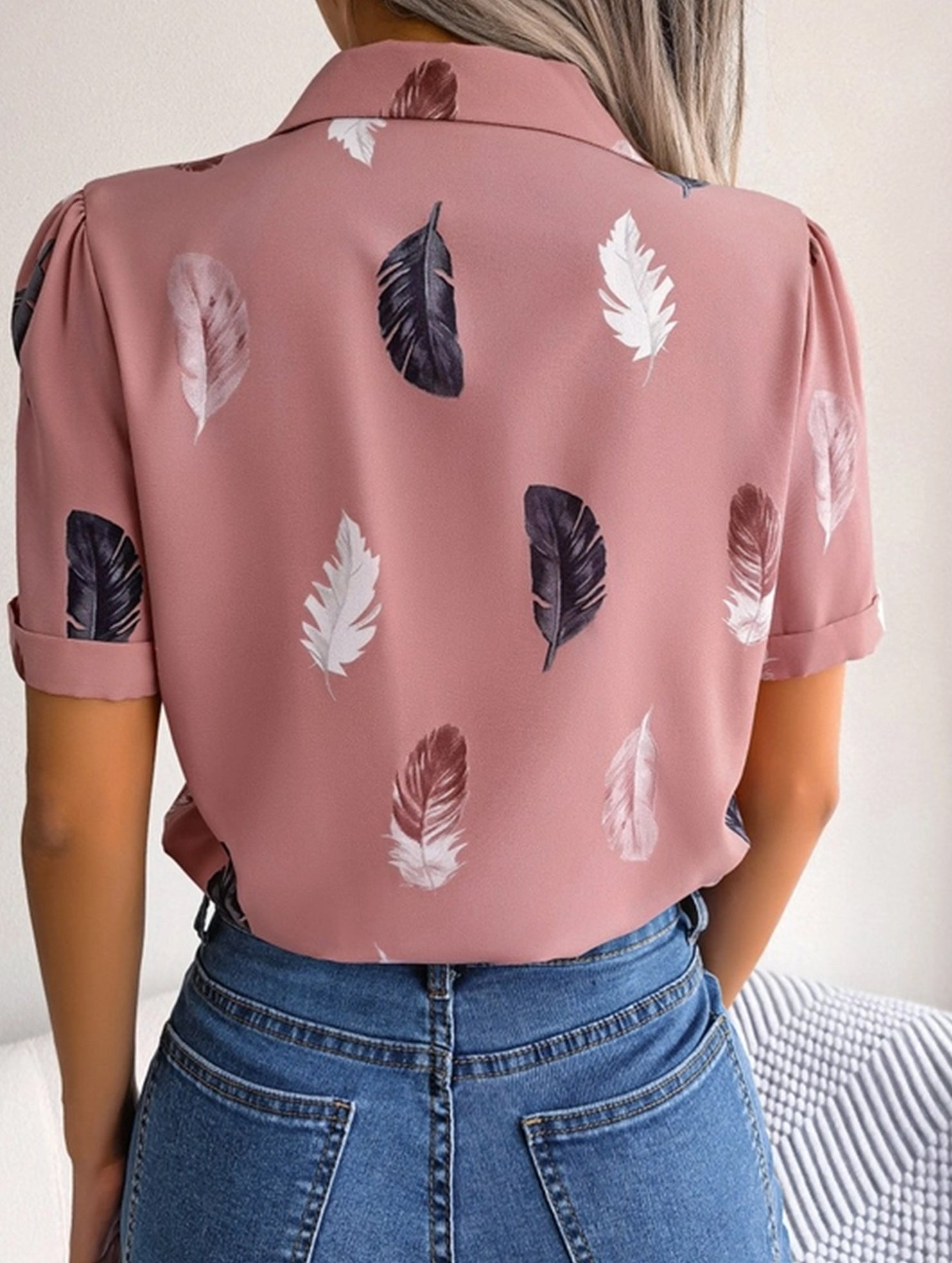 Suit Collar Feather Detail Shirt ??Short Sleeve Loose Fit, S?“XL