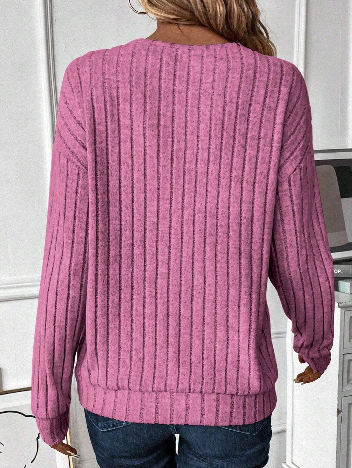 V-Neck Knit Long Sleeve Solid Color Top_CWTTL01110
