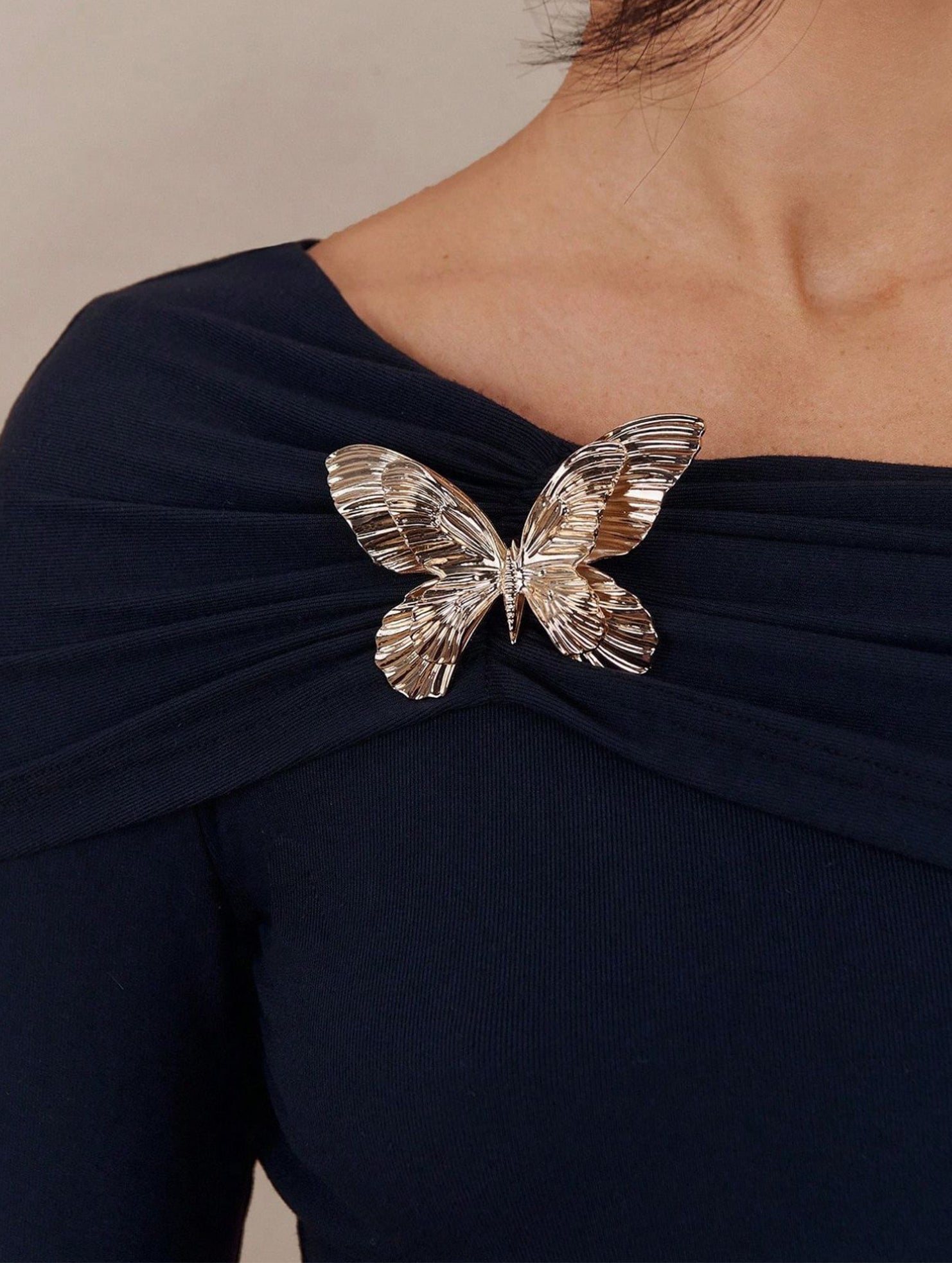 Off Shoulder Bow Brooch Slim Fit Top