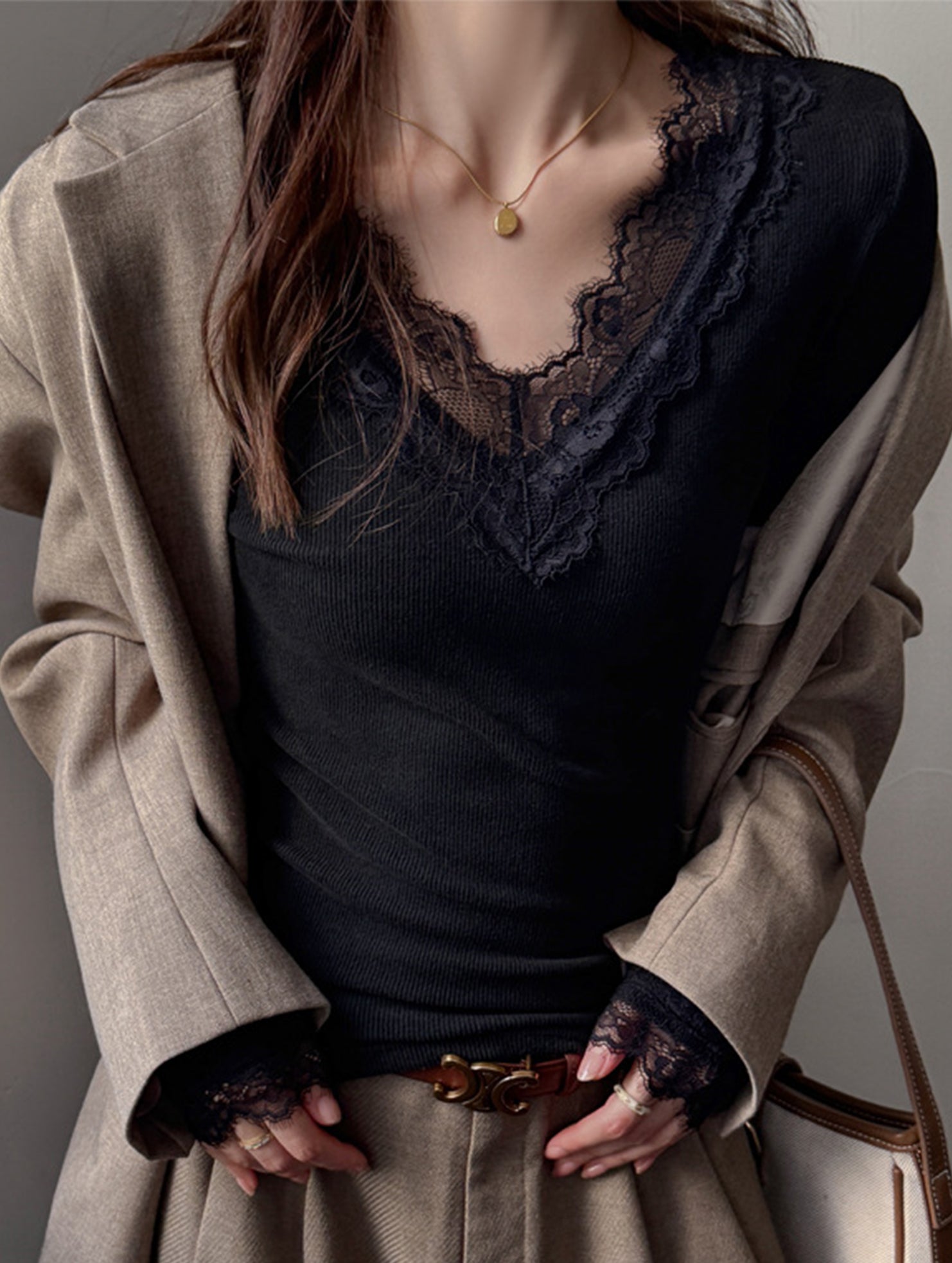 Lace Trim V Neck Long Sleeve Tee