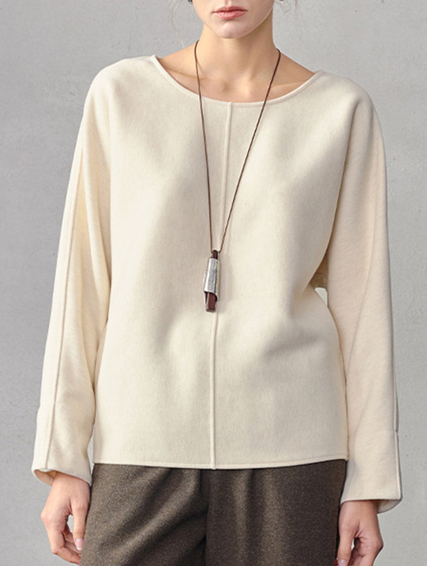 Crew Neck Loose Fit Long Sleeve Sweatshirt_CWTTL01215
