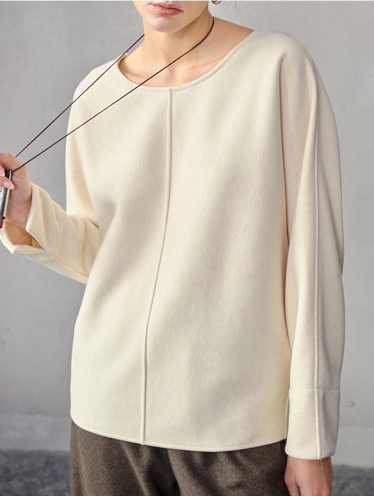 Crew Neck Loose Fit Long Sleeve Sweatshirt_CWTTL01215