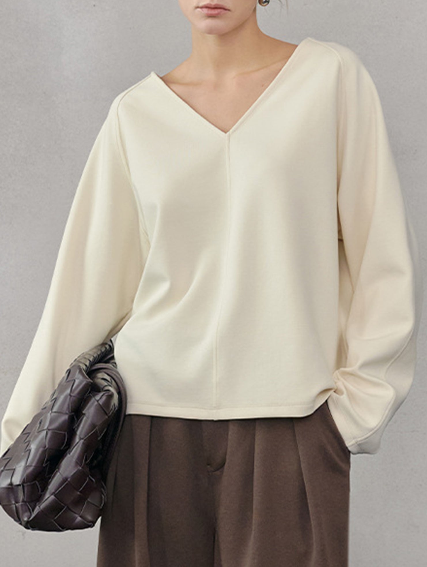 V Neck Reversible Loose Fit Sweatshirt_CWTTL01217