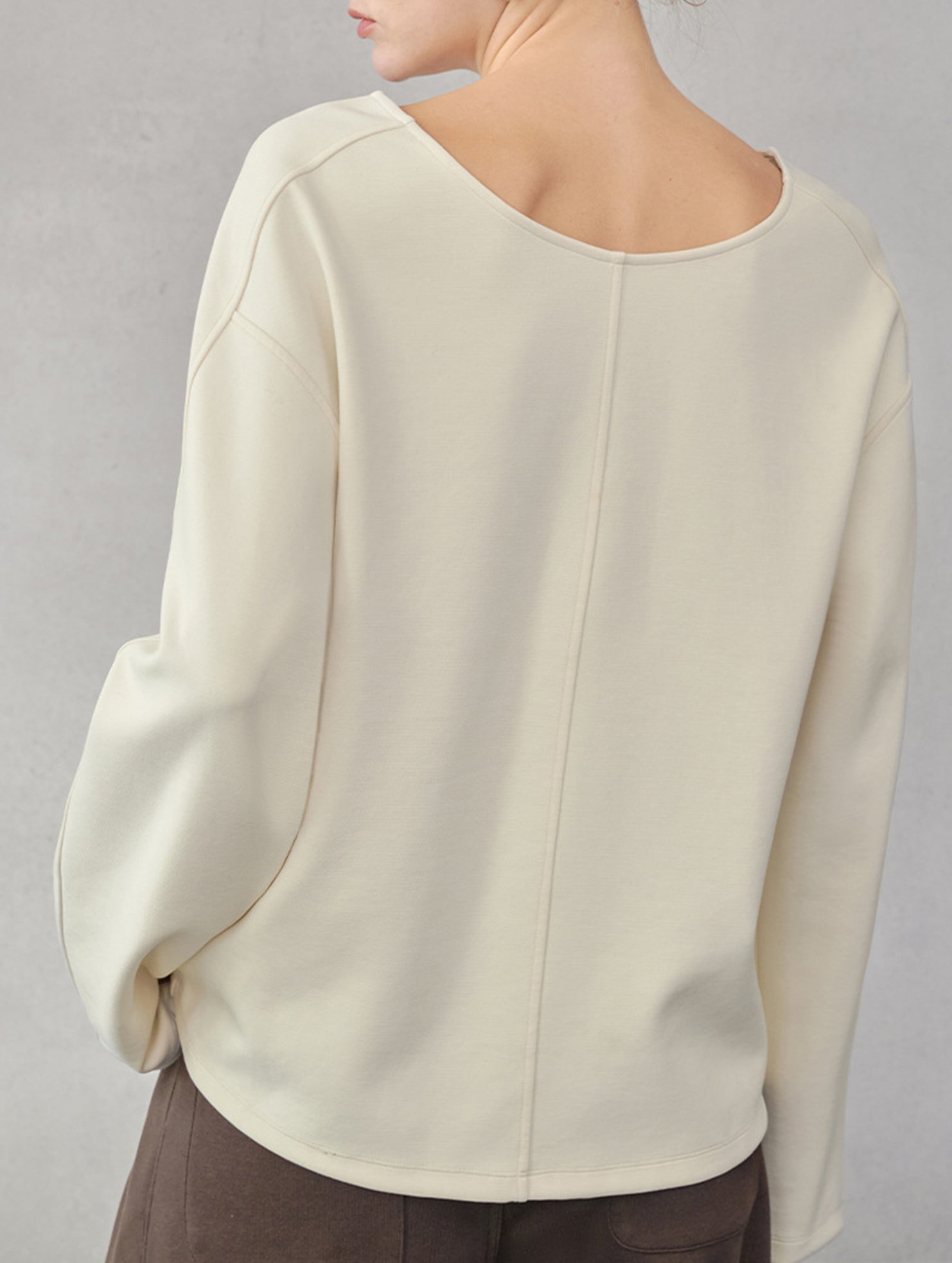 V Neck Reversible Loose Fit Sweatshirt_CWTTL01217