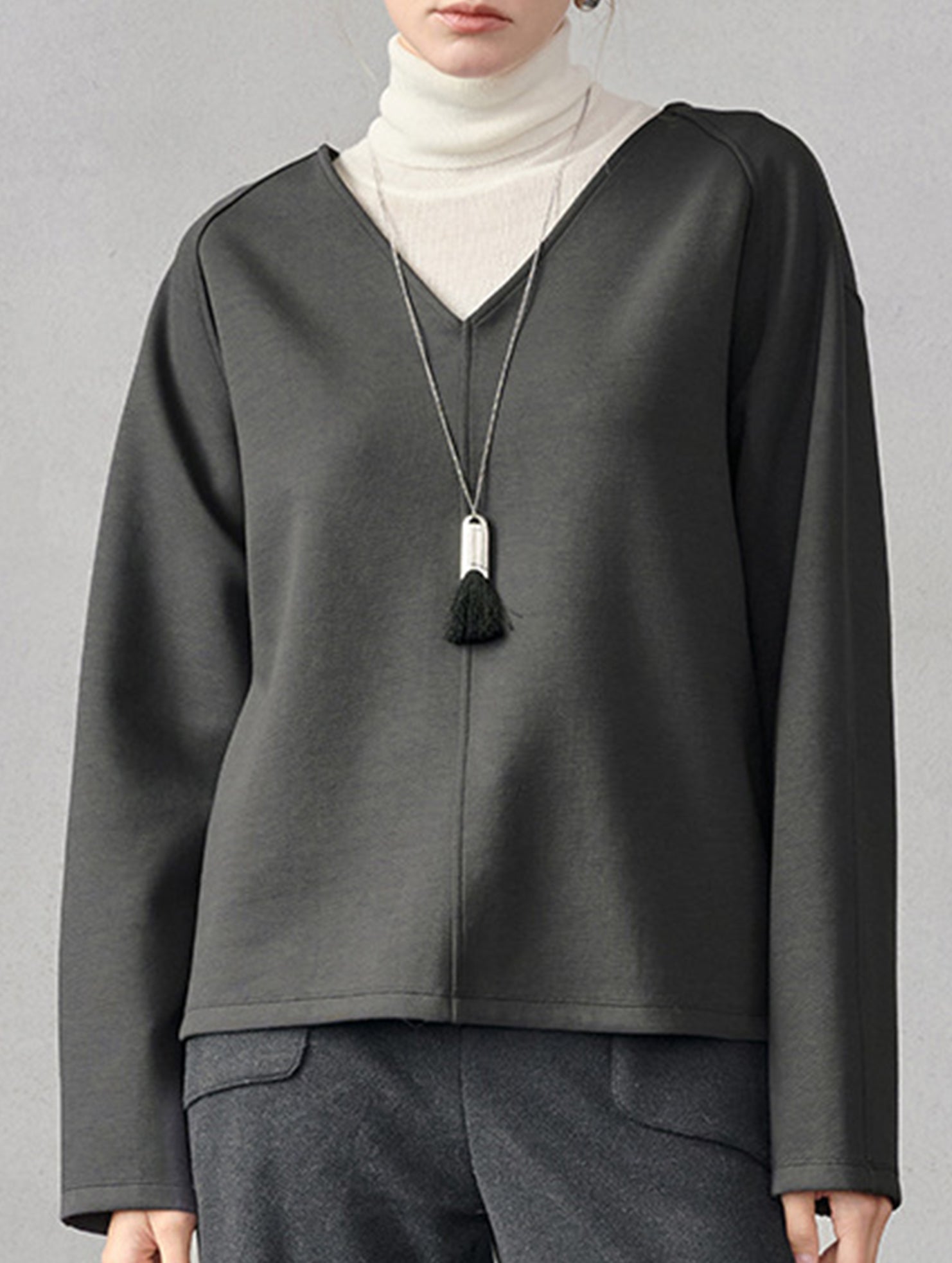 V Neck Reversible Loose Fit Sweatshirt_CWTTL01217