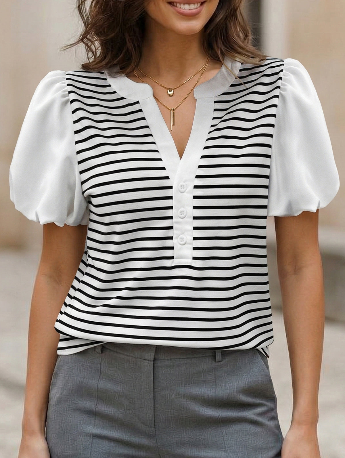 Stripe Patch V Neck Puff Sleeve Tee