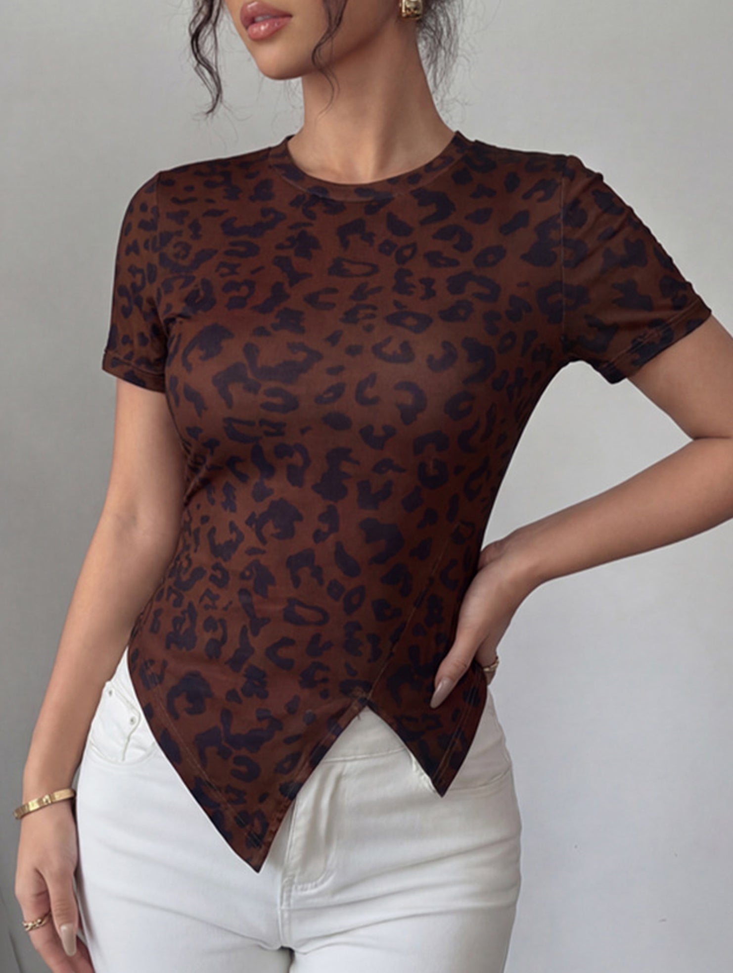 Floral Slit Slim Fit Tee_CWTTS00934