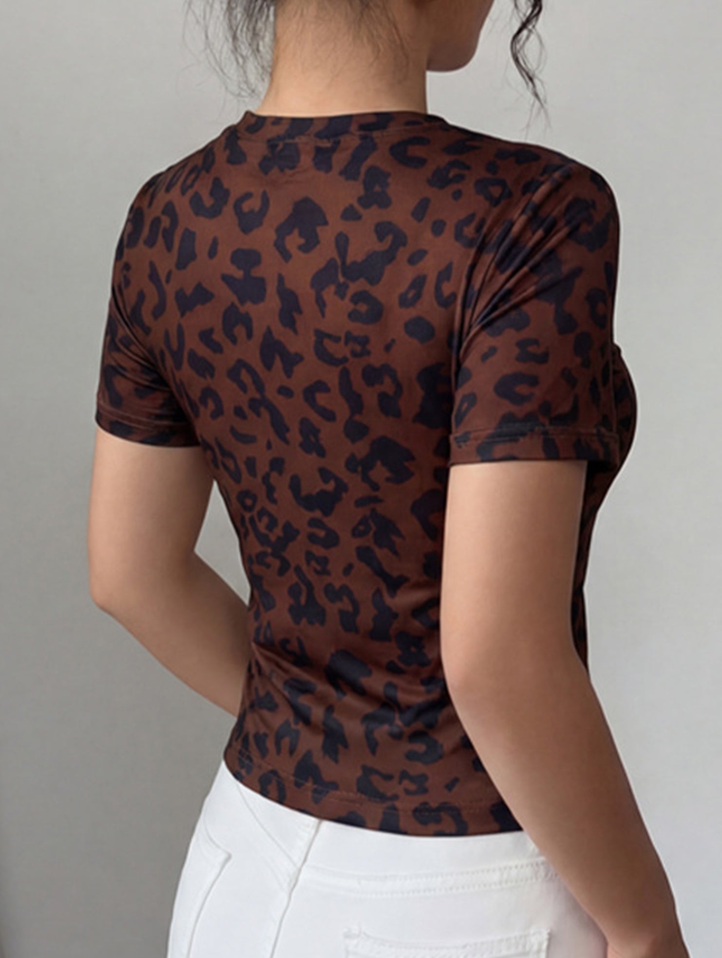 Floral Slit Slim Fit Tee_CWTTS00934
