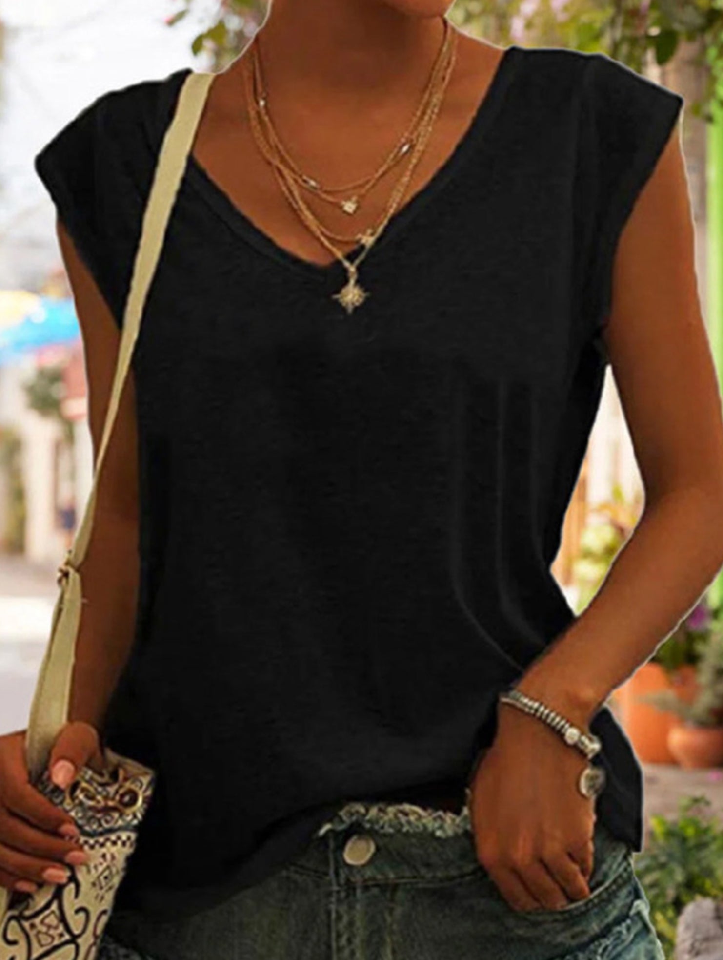 Simple solid color V-neck loose fit women's T-shirt