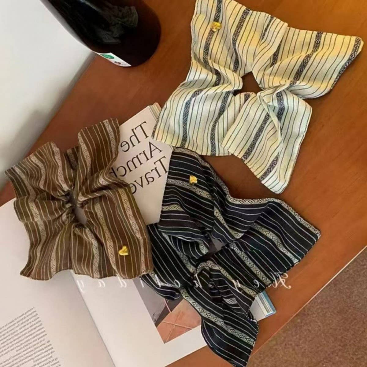 SQUARE COLORS HAIR SCRUNCHIES_CWAHA2819