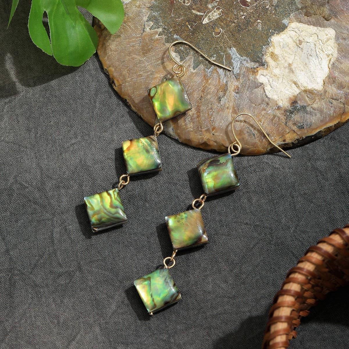 FASHIONABLE ABALONE DIAMOND TASSEL EARRINGS_CWMM4341