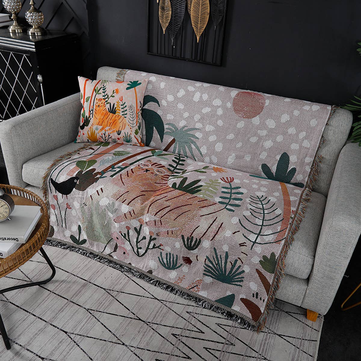 MULTIFUNCTIONAL BLANKET WITH LEAF PATTERN_CWMM0326