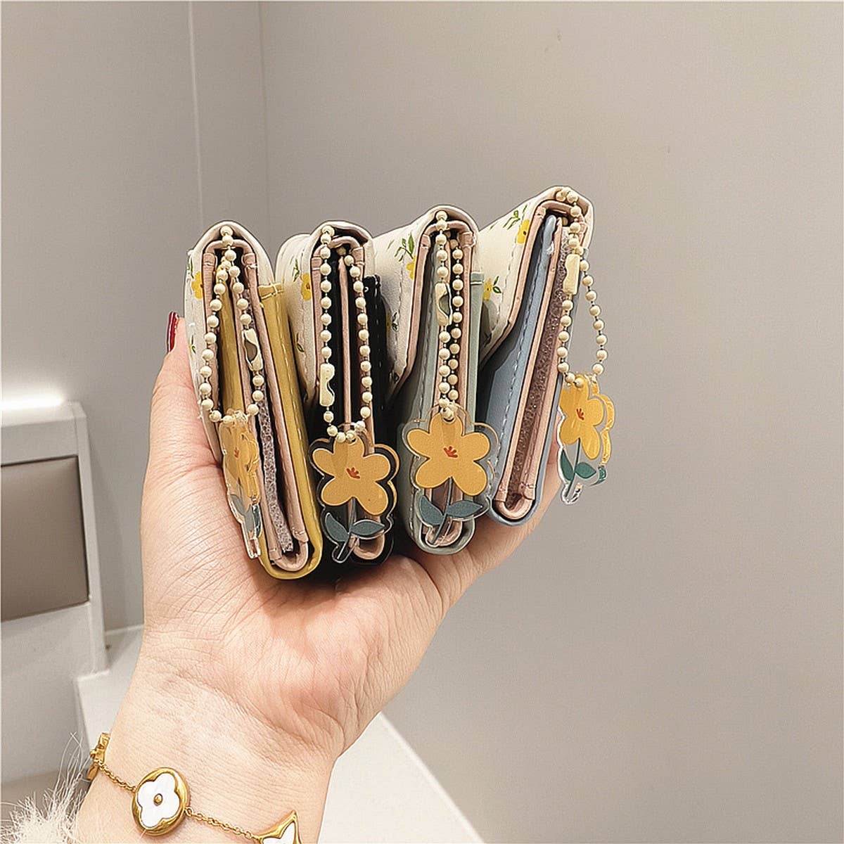 SMALL FRESH FLORAL TRI FOLD THIN SHORT WALLET_CWAB2547