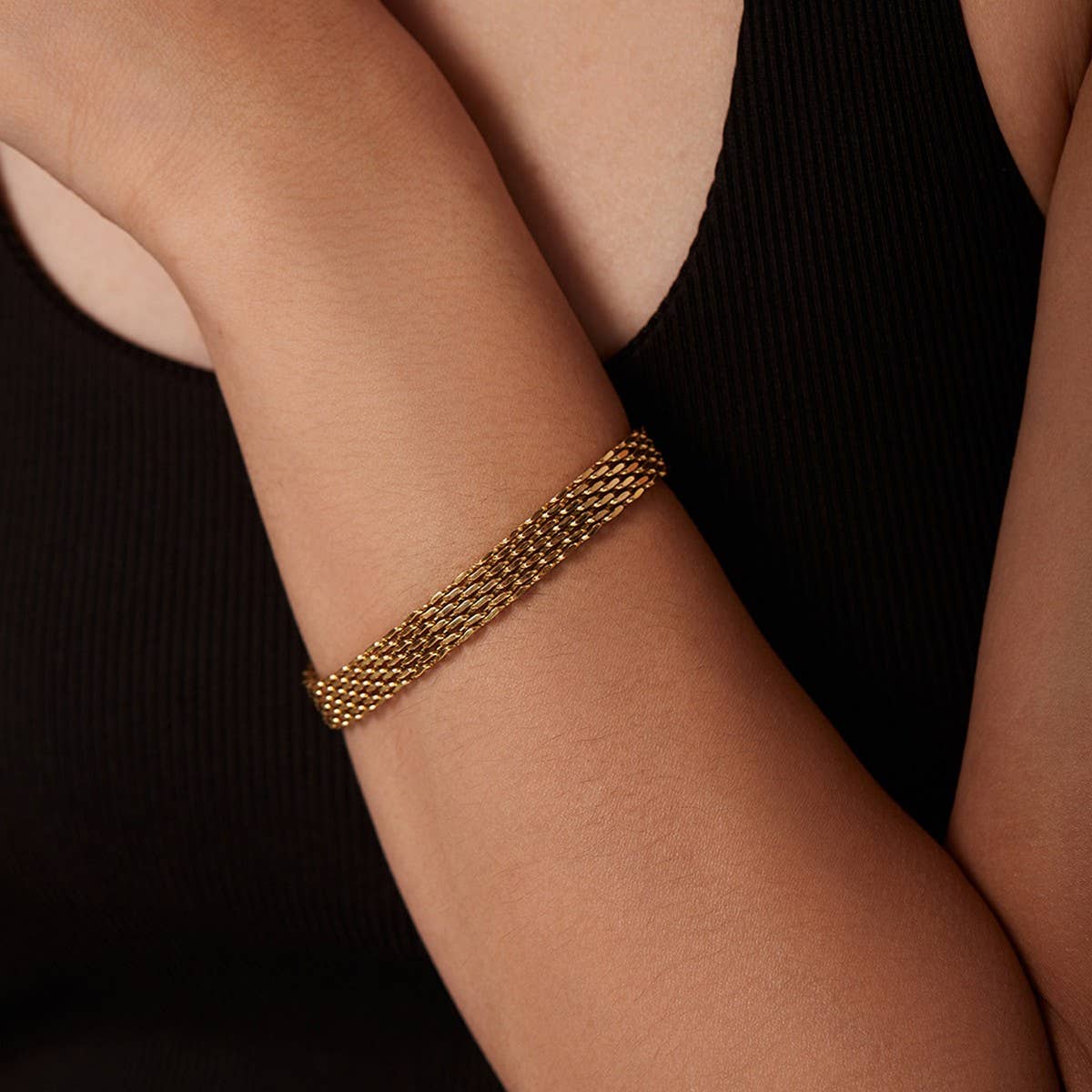 18K GOLD VACUUM PLATED BAR BRACELET NO FADE_CWAJE4709
