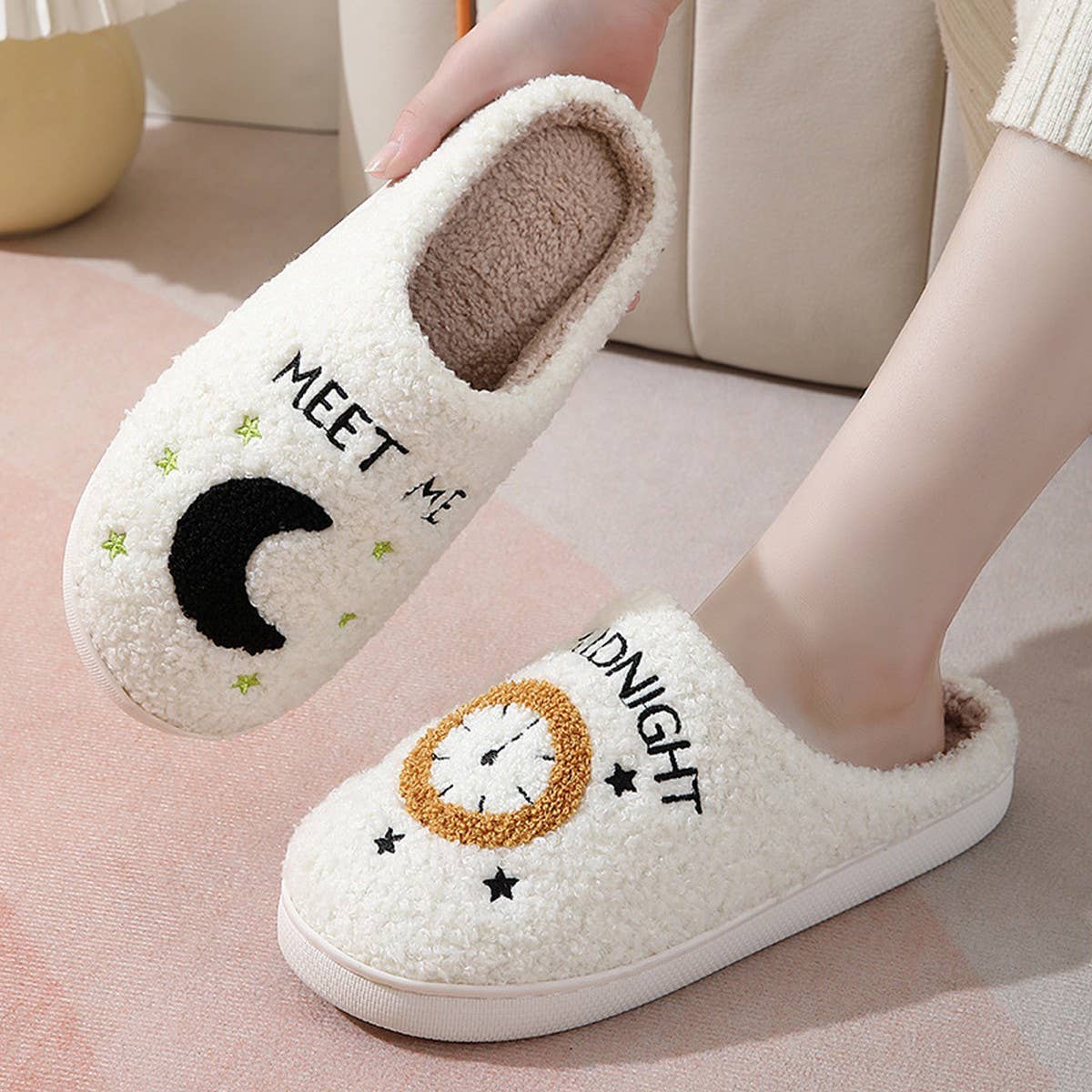 CARTOON MOON AND CLOCK PATTERN INDOOR SLIPPERS_CWSHS0255