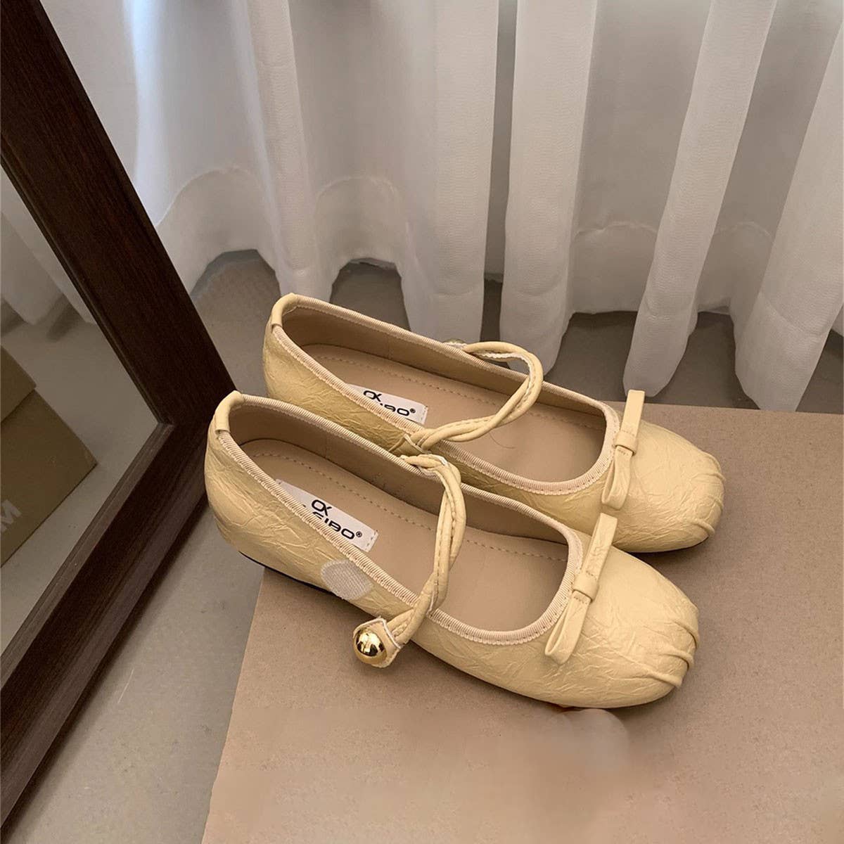 SILVER HIDDEN HEEL MARY JANES FOR SOFT LOOKS_CWSHF0160