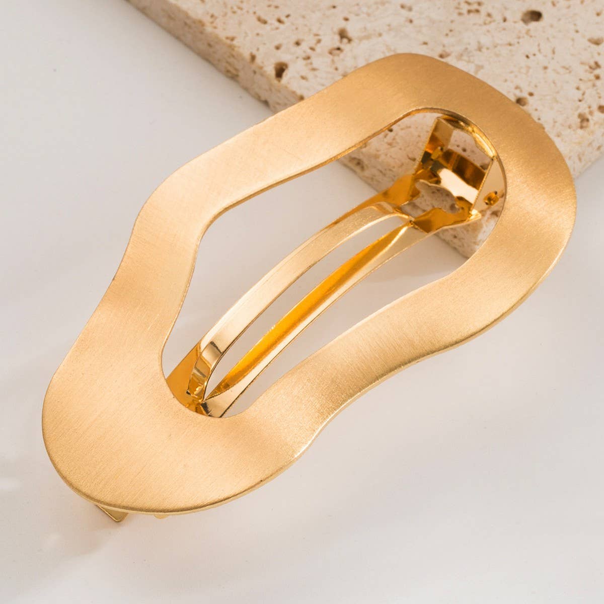 MINIMALIST METAL OVAL GEOMETRIC SPRING HAIR CLIP_CWAHA6204