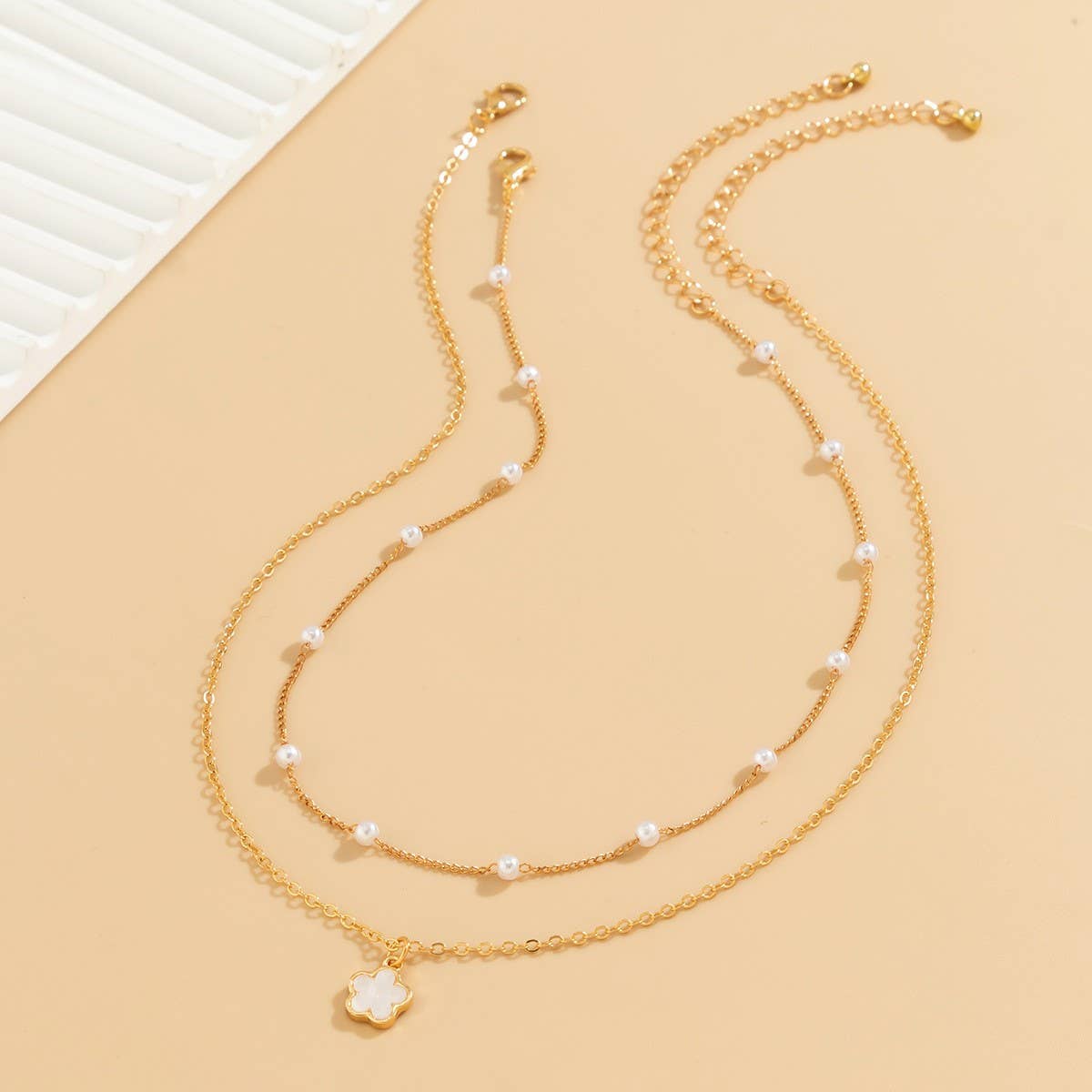 SIMPLE IMITATION PEARL BEADED FLOWER NECKLACE_CWAJE1133