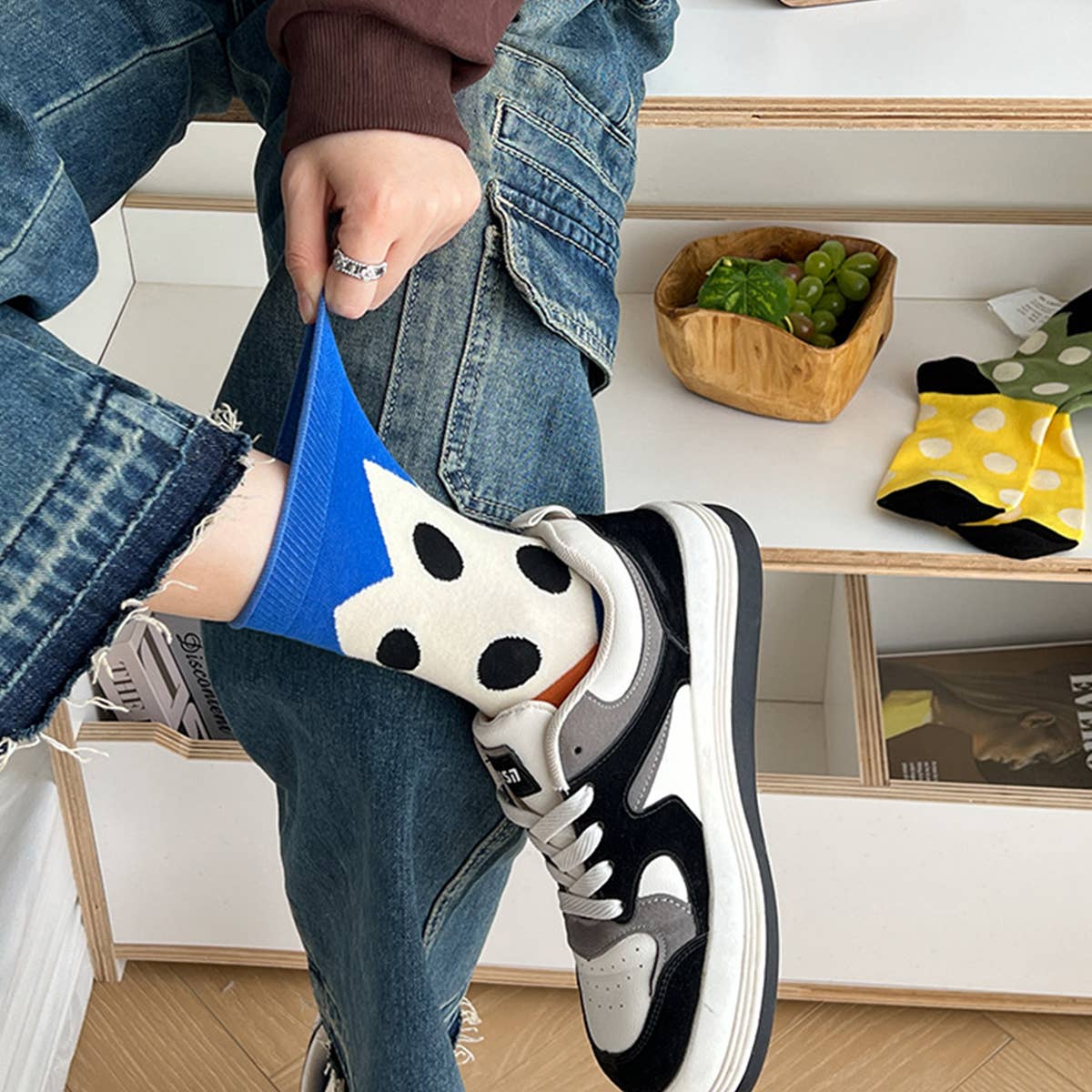 ALL SEASON PURE COTTON MID TUBE POLKA DOT SOCKS_CWMS0535