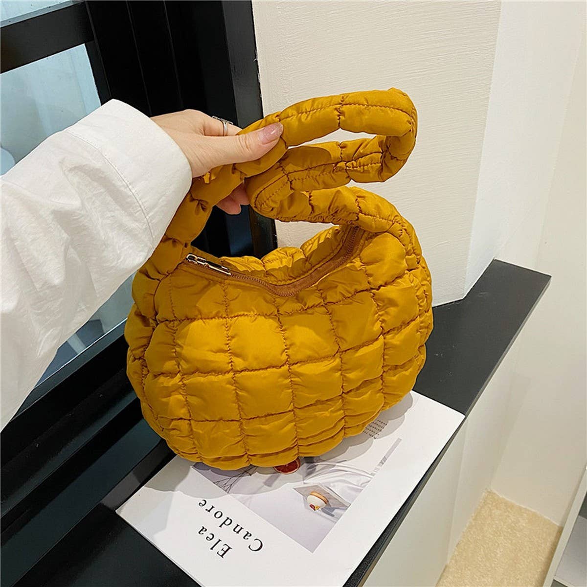 Underarm Cloud Puff Bag Oversized Shoulder Bag_Cuab00460