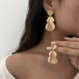 SIMPLE AND ELEGANT TEMPERAMENT RUFFLE EARRINGS_CWMM3226