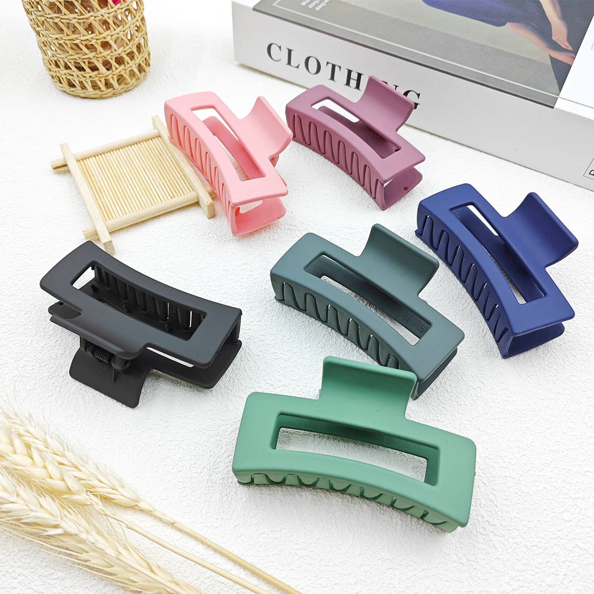3 35 MINIMALIST RECTANGLE HAIR CLAW CLIP_CWAHA0088