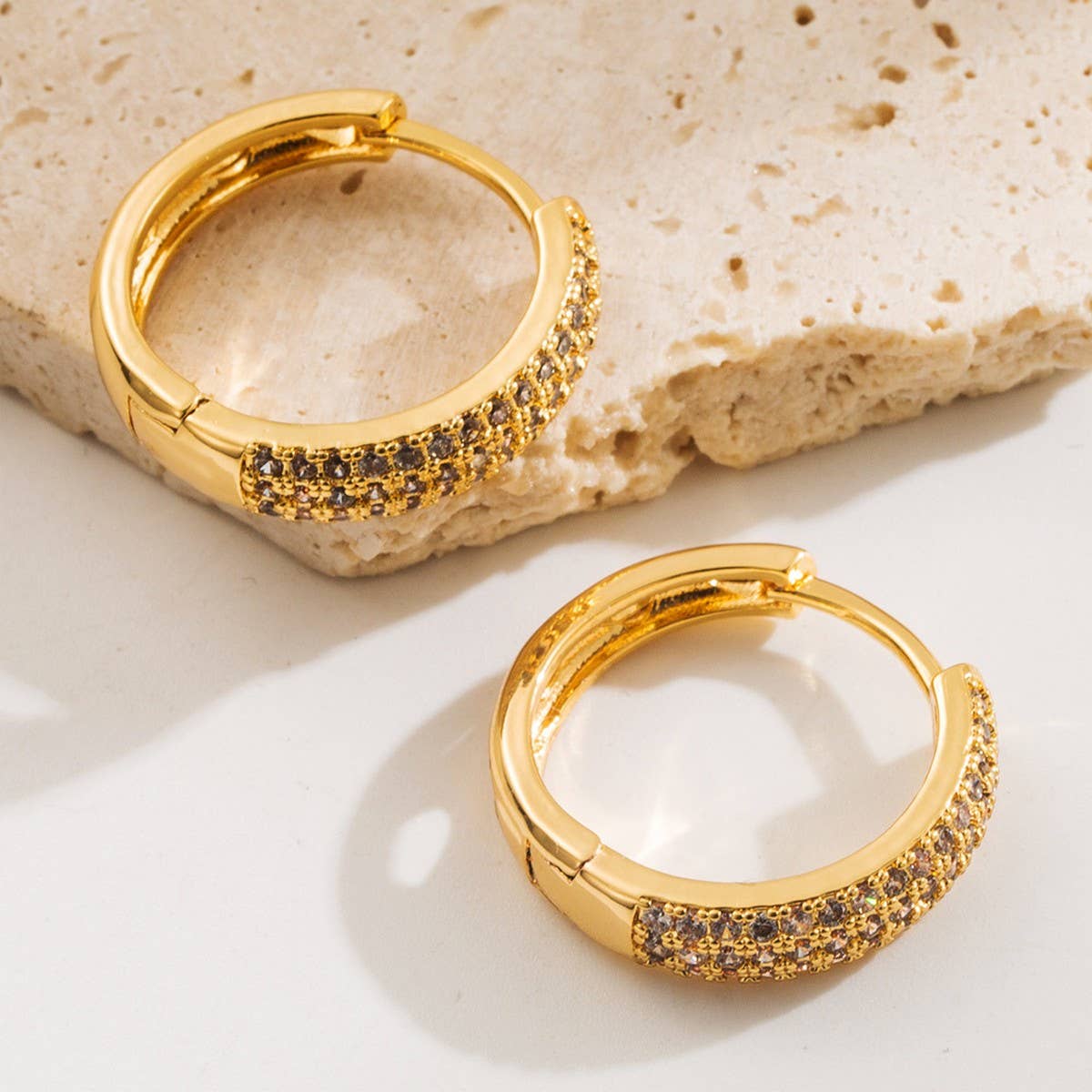 STARRY HOOP EARRINGS GOLD PLATED UNIQUE DESIGN_CWMM8534
