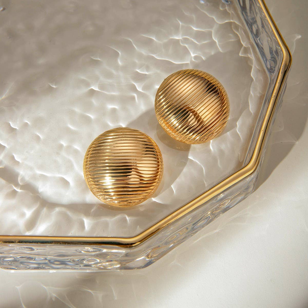 LIGHT LUXURY HORIZONTAL STRIPED ROUND EARRINGS_CWAJE1896