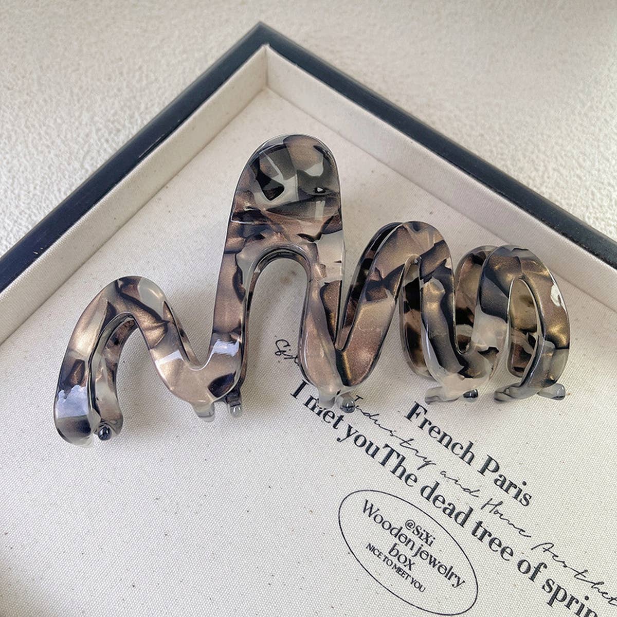 Wavy Hair Claw Luxe Large Volume Shark Clip_Cwaha1337