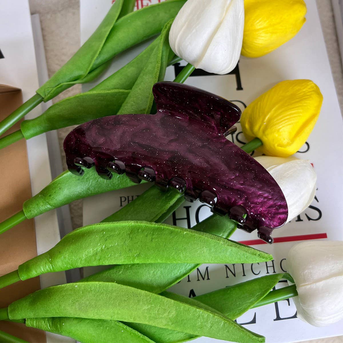 FRENCH QUICKSAND ACRYLIC HAIRPIN RETRO SHARK CLIP_CWAHA4326