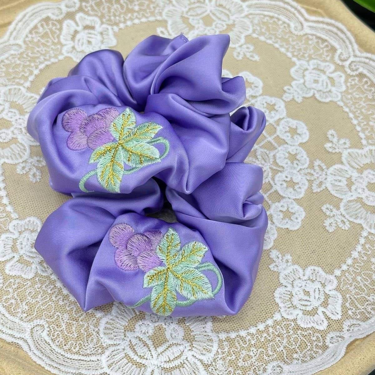 GRAPE HEAVY INDUSTRY EMBROIDERED FLOWER HAIRBAND_CWAHA3698