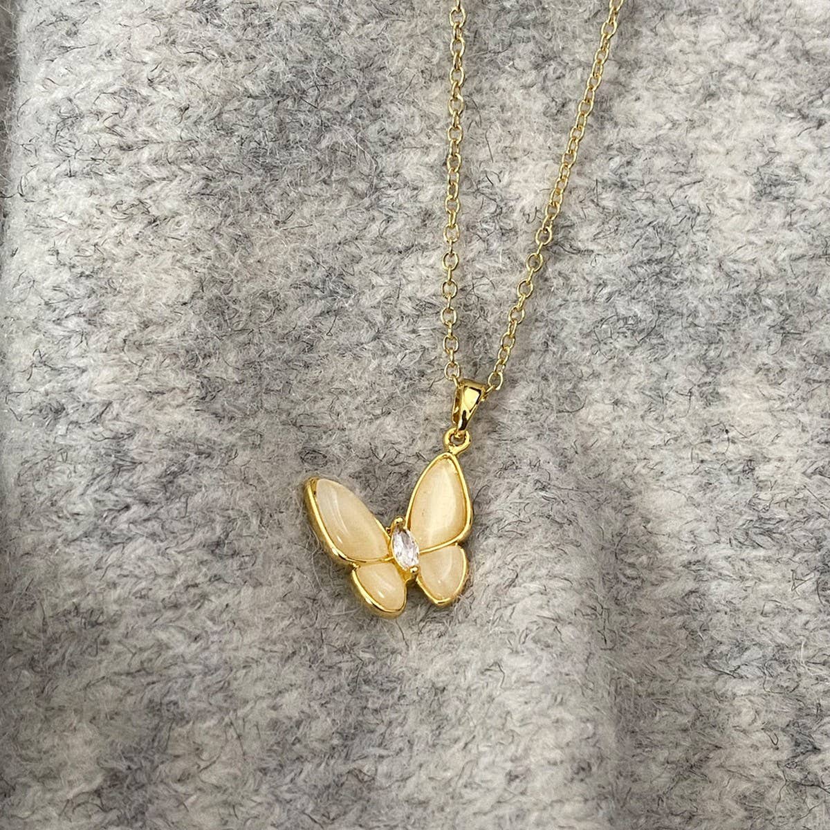 NEW CATS EYE STONE DESIGN BUTTERFLY NECKLACE_CWAJE3086