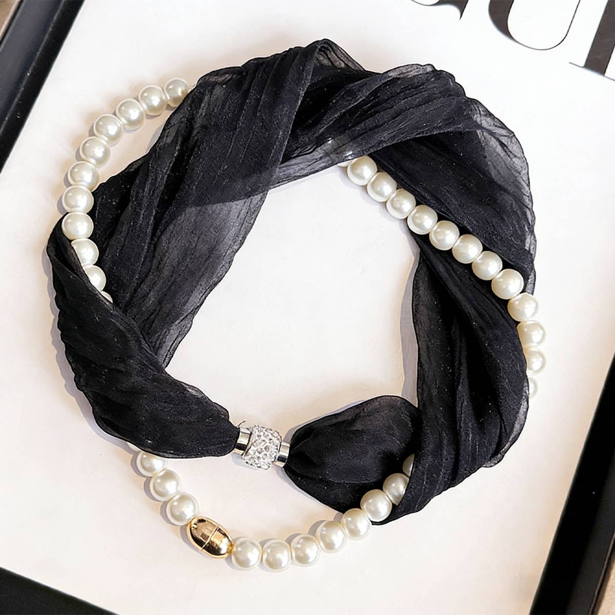 White Pearl Magnetic Skinny Silk Scarf_Cwasc03936