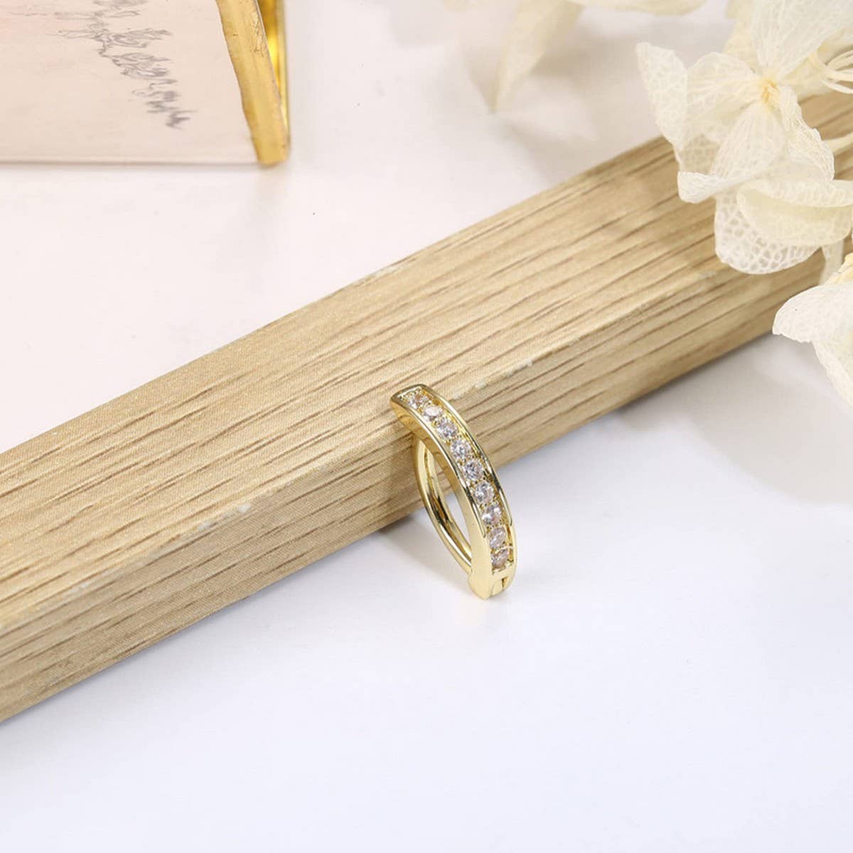 MINIMALIST CZ BELLY RING POLISHED METAL STYLE_CWMM9199