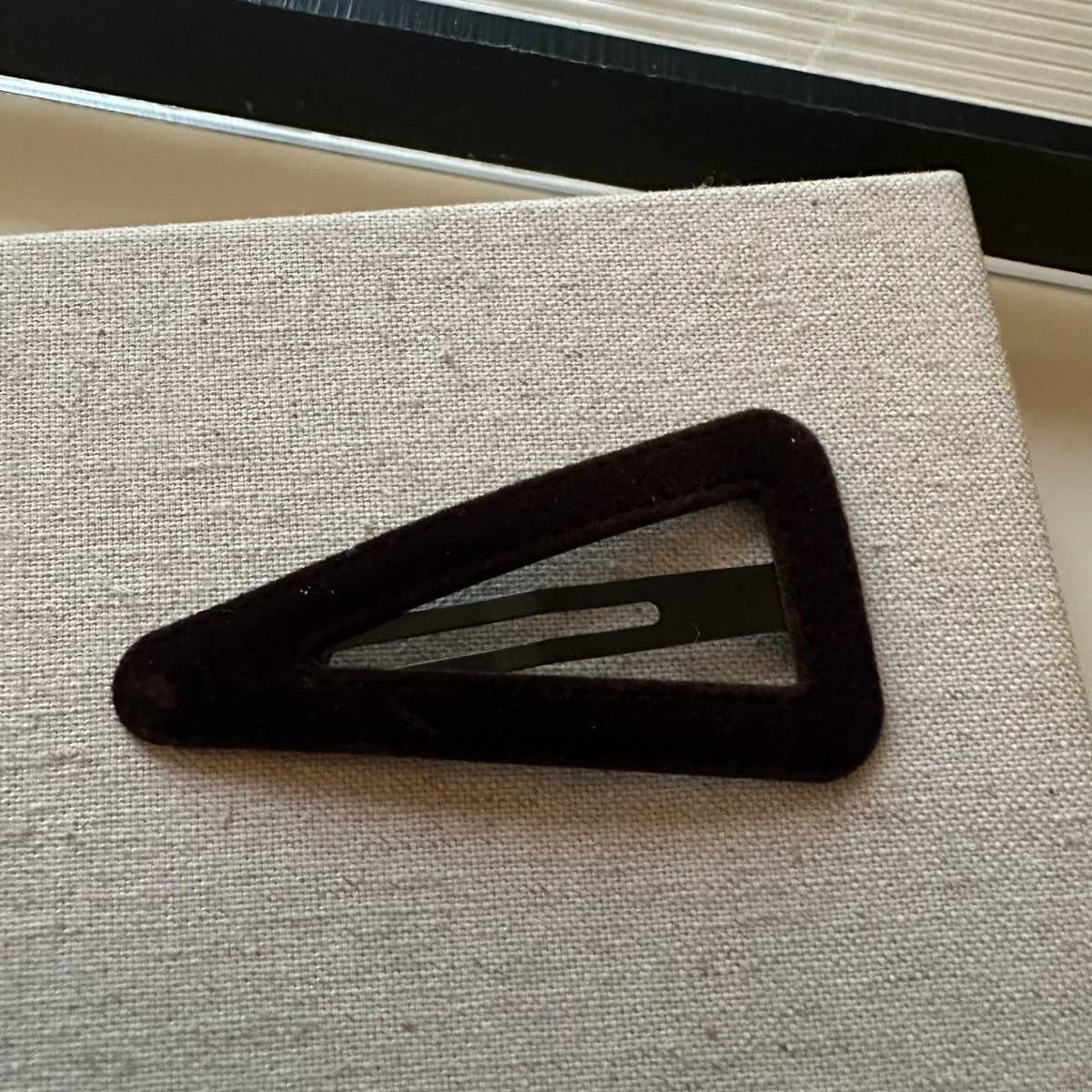 Velvet Triangle Hollow Bb Clip Chic Hairpin_Cwaha07970