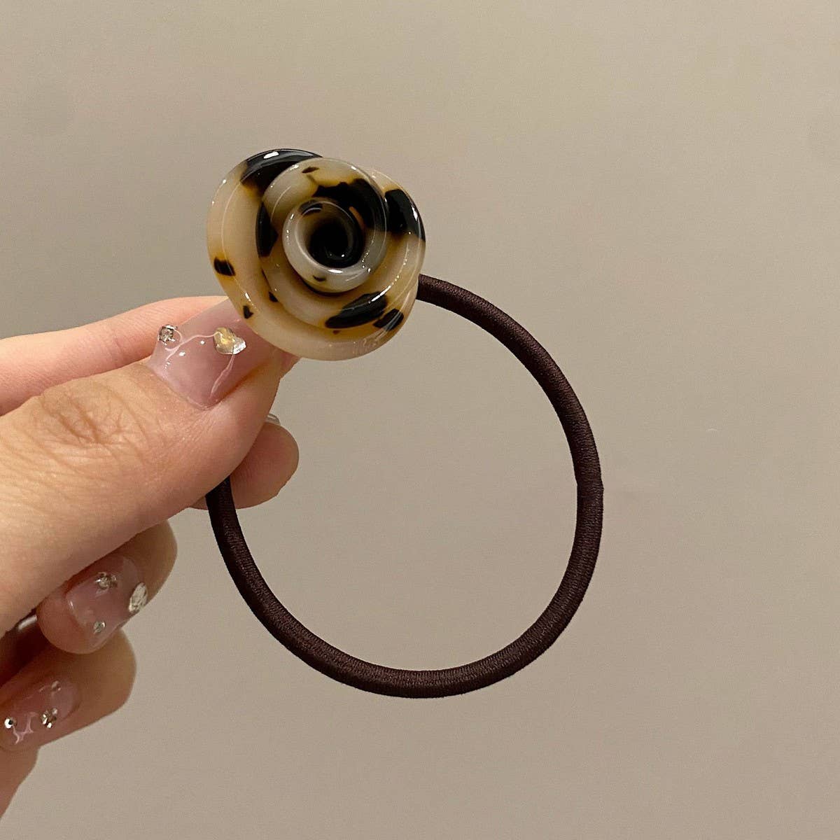 SWEET AND SIMPLE HEADBAND WITH ROSE FLOWERS_CWAHA1291