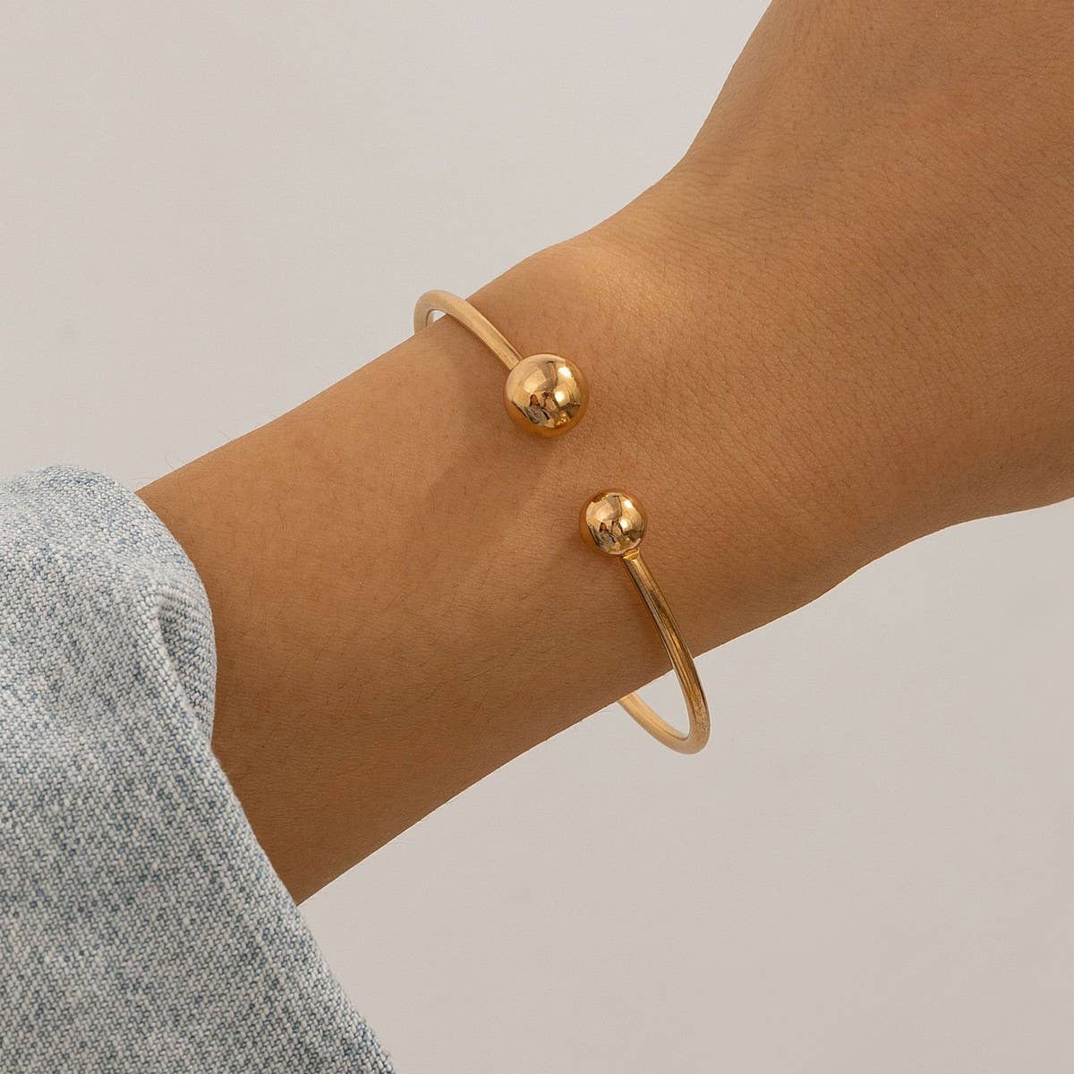 SIMPLE DOUBLE LAYER HOLLOW KNOTTED OPEN BRACELET_CWMM3101