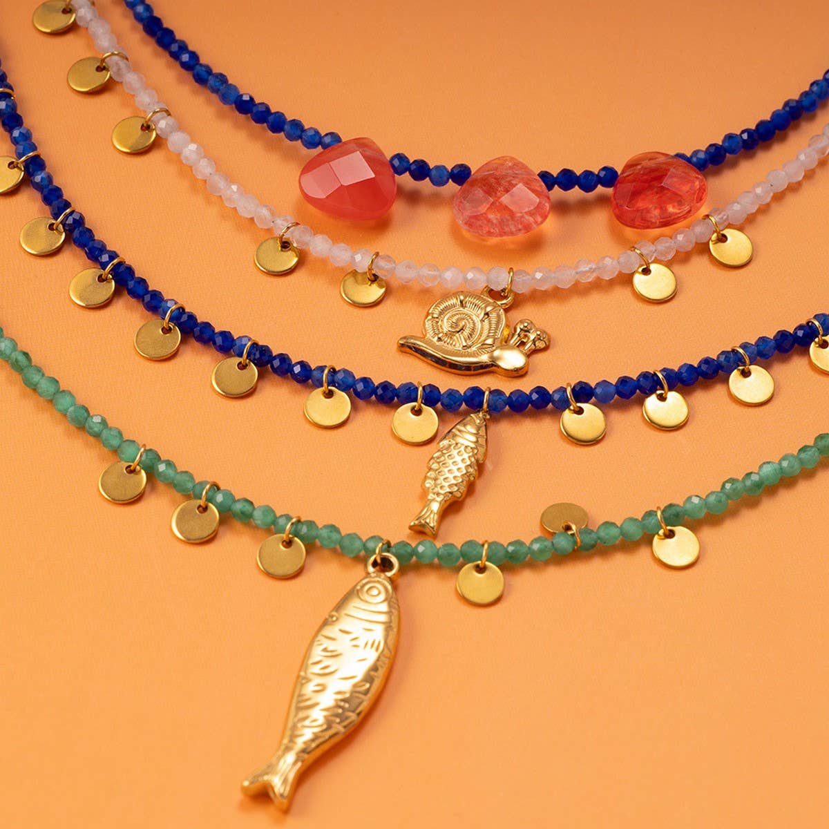 NATURAL STONE NECKLACE WITH FISH PENDANT_CWMM8802