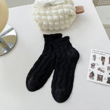 RHOMBUS HEART PATTERN RUFFLE ANKLE SOCKS_CWMS0492