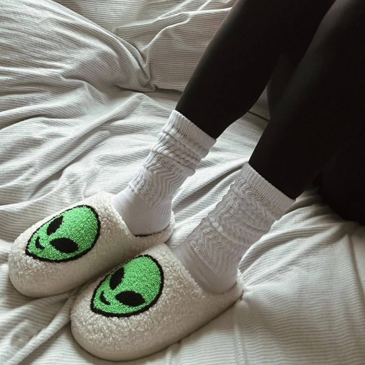 ALIEN EMBROIDERED HOME COTTON SLIPPERS_CWSHS0764