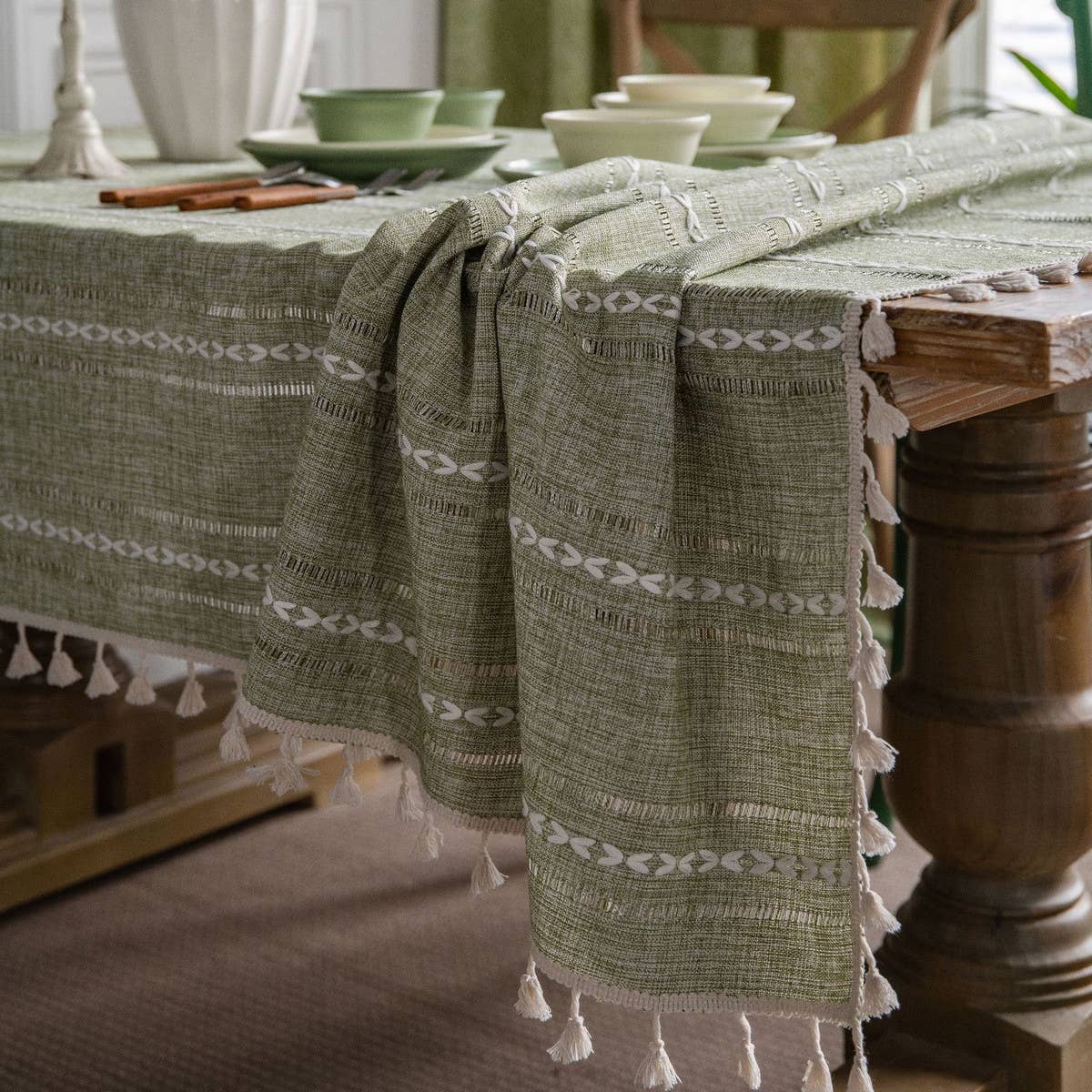 GREEN HOLLOW PASTORAL FRESH TABLECLOTH_CWMM0954