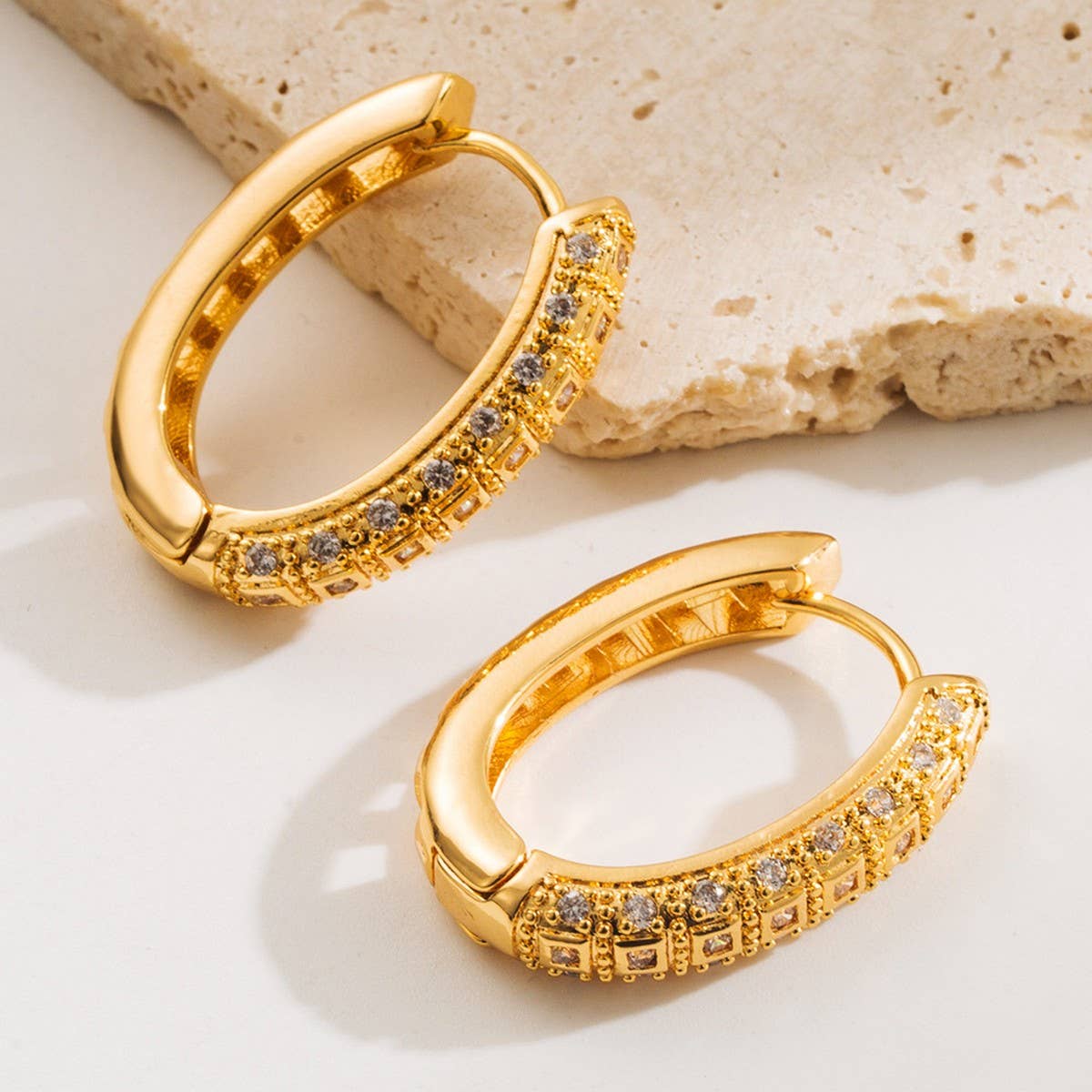 ELEGANT HOOP EARRINGS GOLD PLATED FALL STYLE_CWMM8531