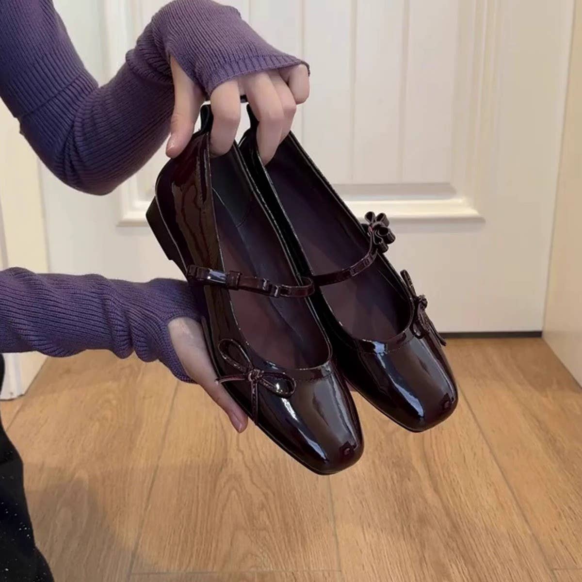 SILVER LEATHER MARY JANES WITH BOW STRAP_CWSHF0073