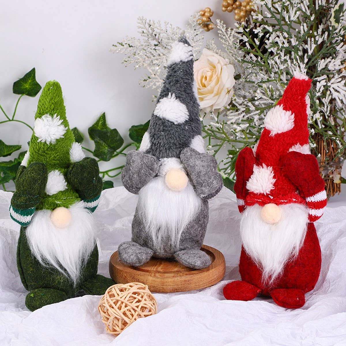 CHRISTMAS DECORATIONS SNOWFLAKE HAT FIGURINE_CWMM2853