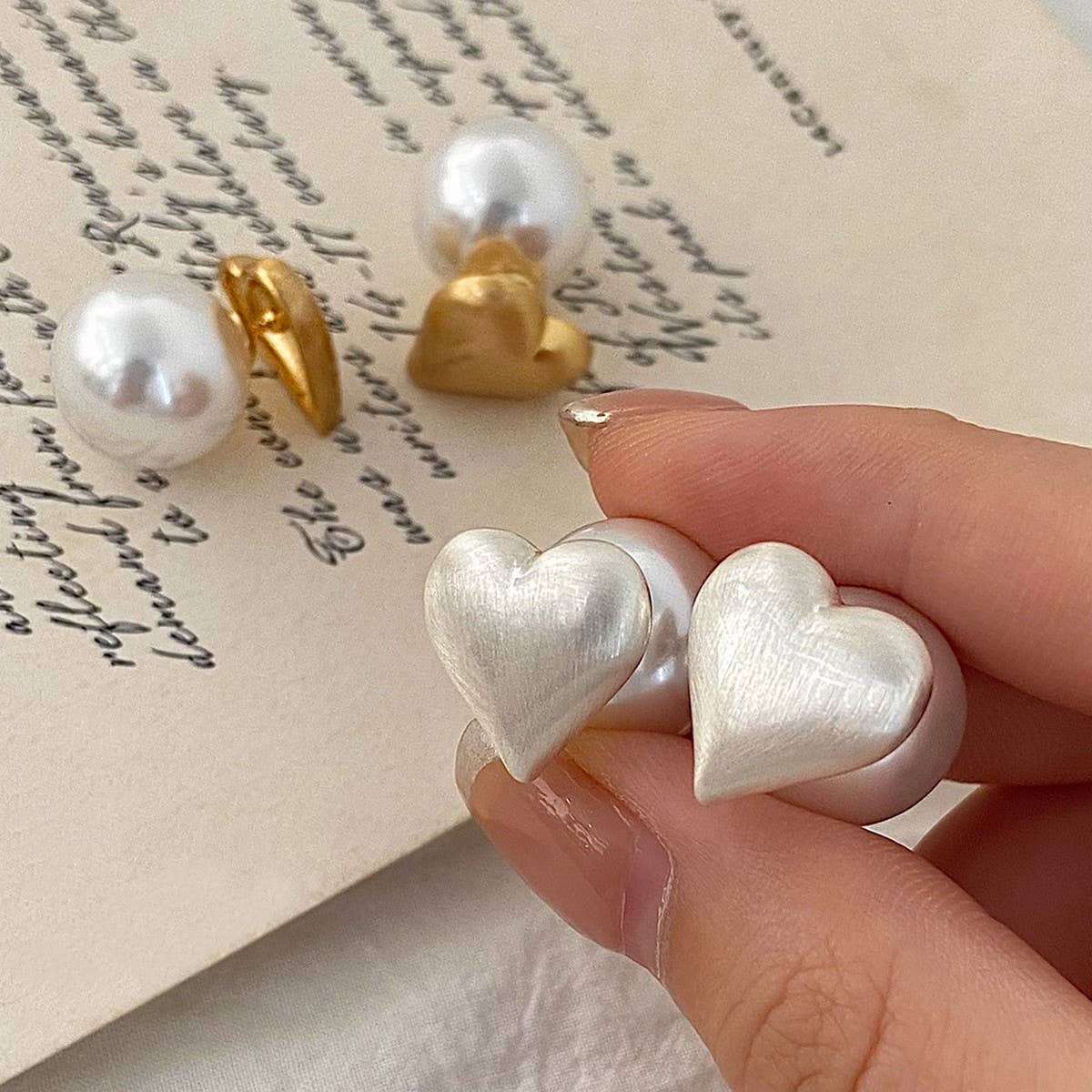 Valentines Day Fashion Heart Pearl Metal Earrings