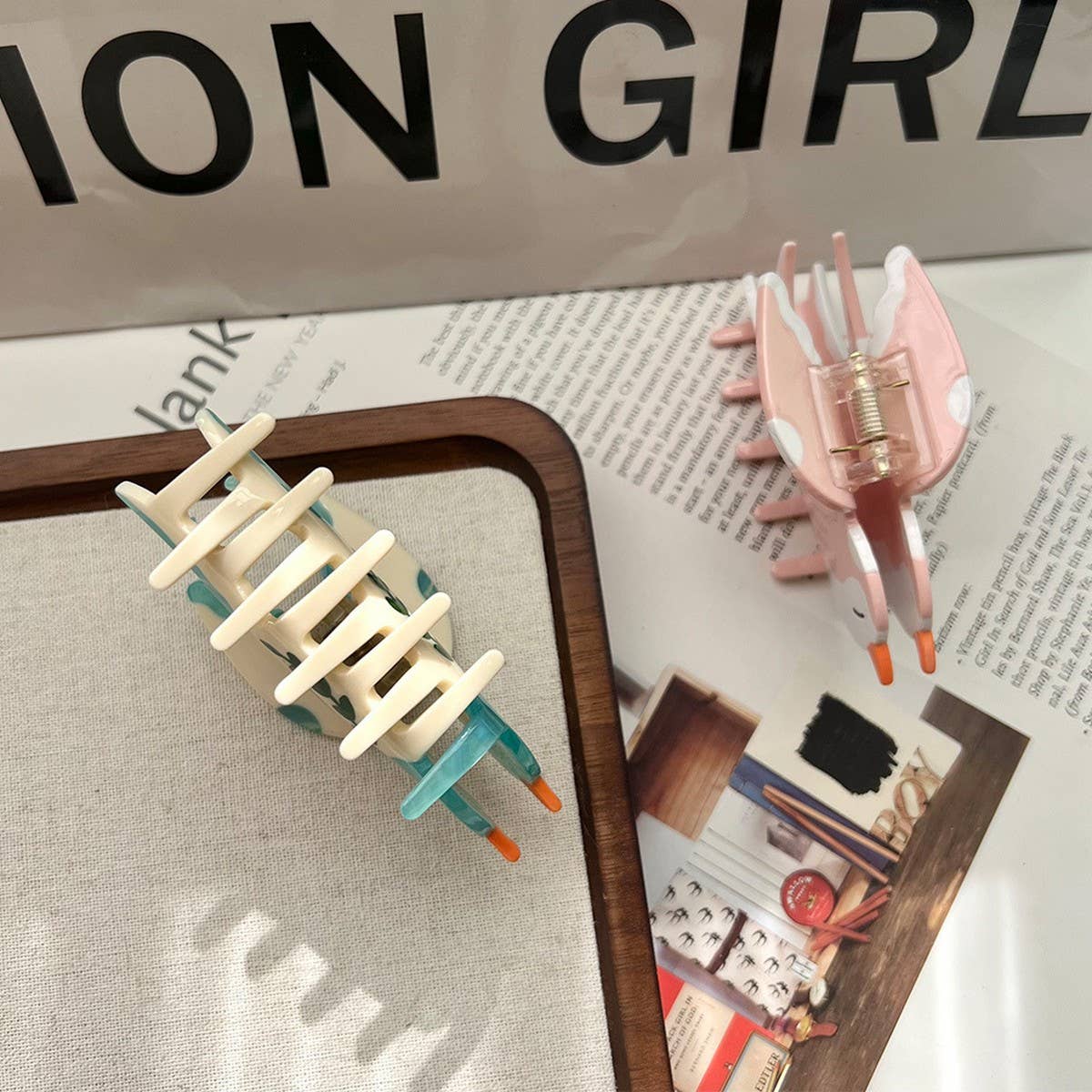 SWALLOW ACETATE HAIR CLAW BIRD INSPIRED BACK CLIP_CWAHA6021