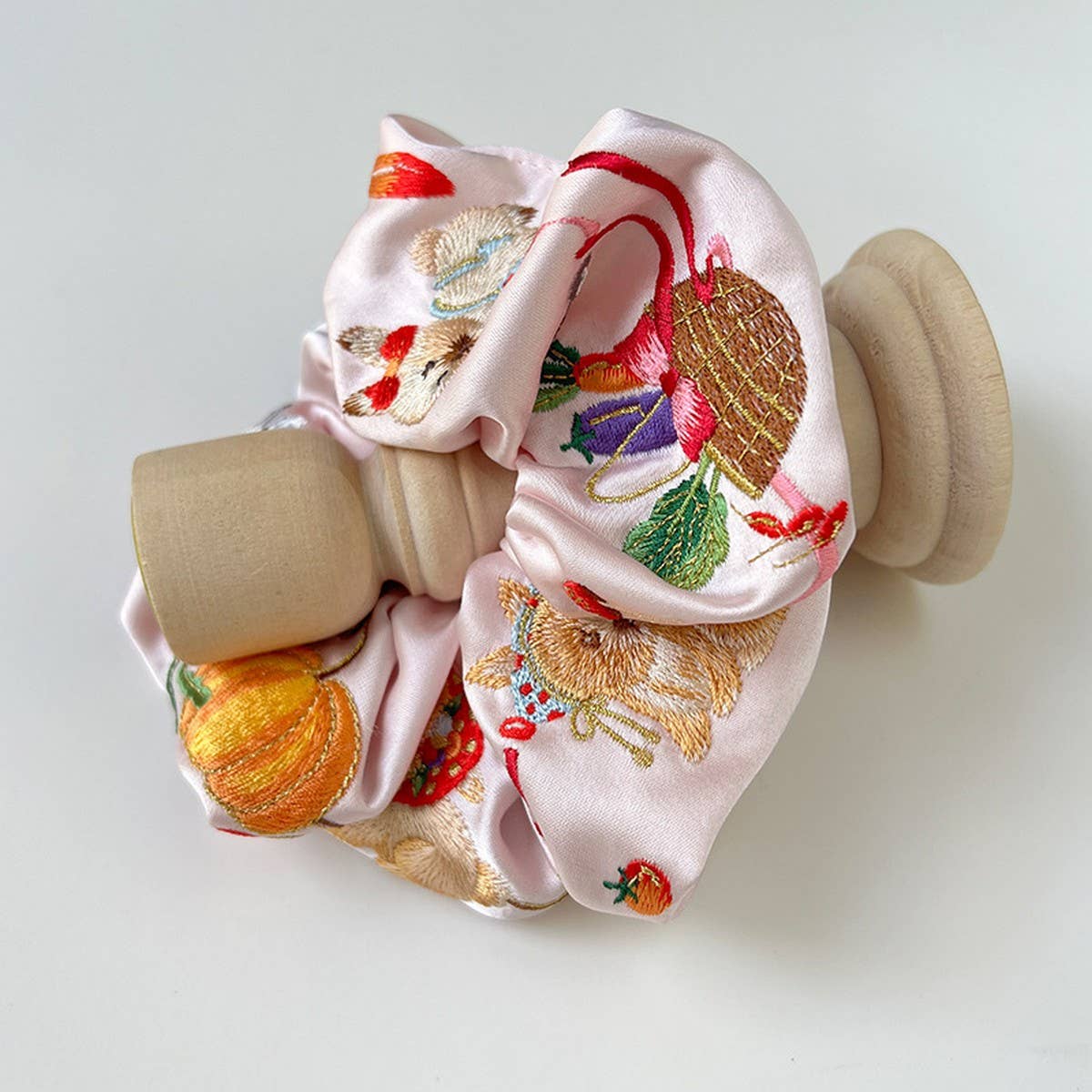 DESIGN SATIN CUTE EMBROIDERED BUNNY HAIRBAND_CWAHA3676