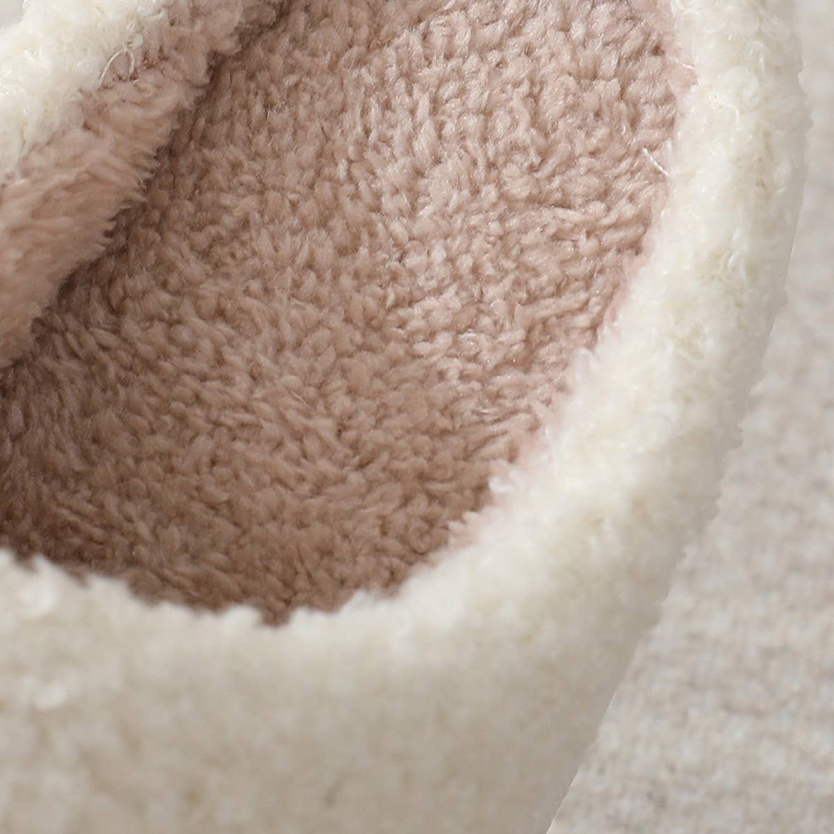 SMILING FACE SANTA CLAUS HOUSE CHRISTMAS SLIPPERS_CWSHS0260