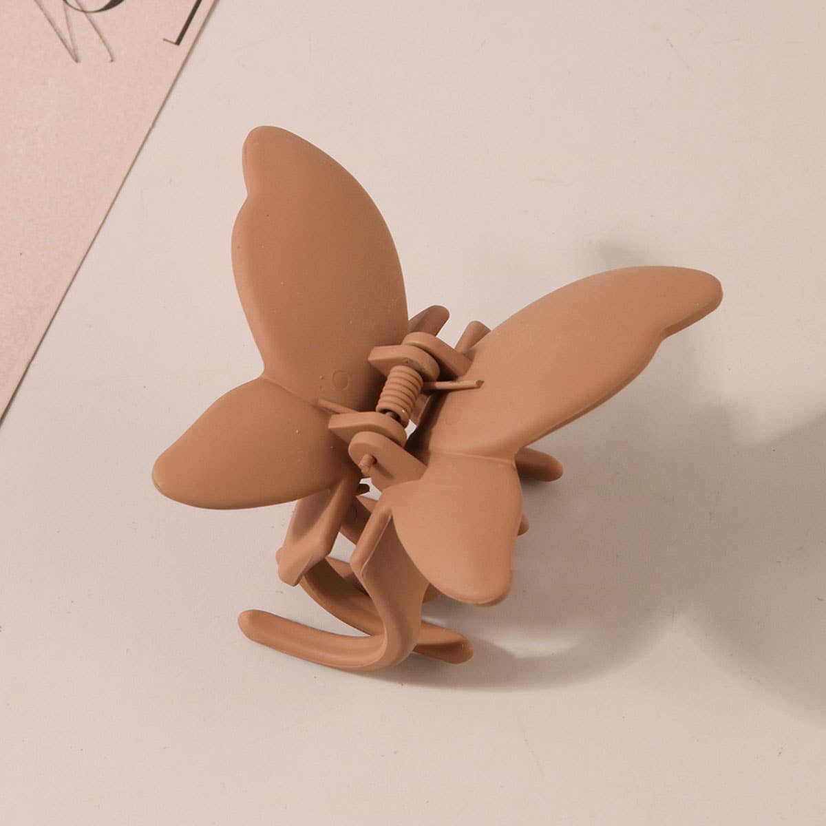 MATTE BUTTERFLY HAIR CLAW CLIP STRONG STYLISH_CWAHA0087